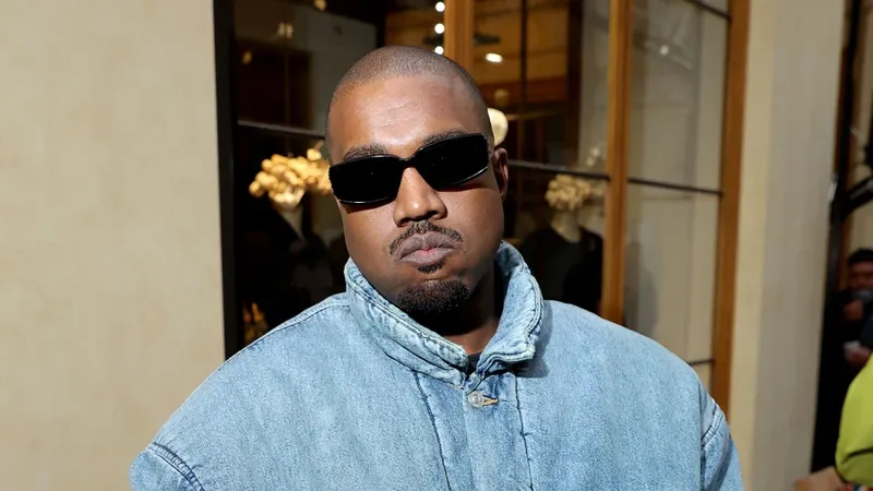 A fost deschis un nou proces pe numele lui Kanye West. Rapperul a fost acuzat de plagiat