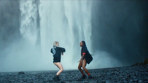 MAJOR LAZER (FEAT. JUSTIN BIEBER & MO) - Cold Water
