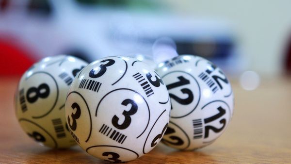 Dimineața Nebună: Bărbatul care a revendicat premiul de 4 milioane de euro la loto și-a luat ciorbă de burtă din bani - AUDIO