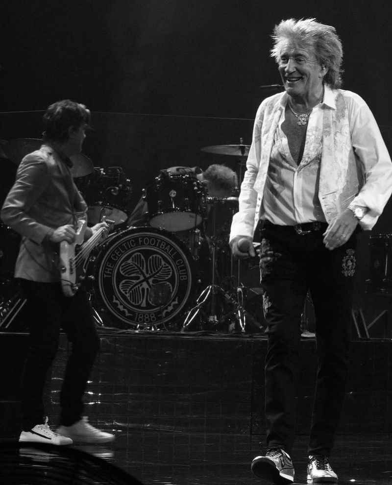 Dua Lipa și Rod Stewart refuză oferta de a participa la Cupa Mondială din Qatar: „Mi s-au oferit o mulțime de bani”