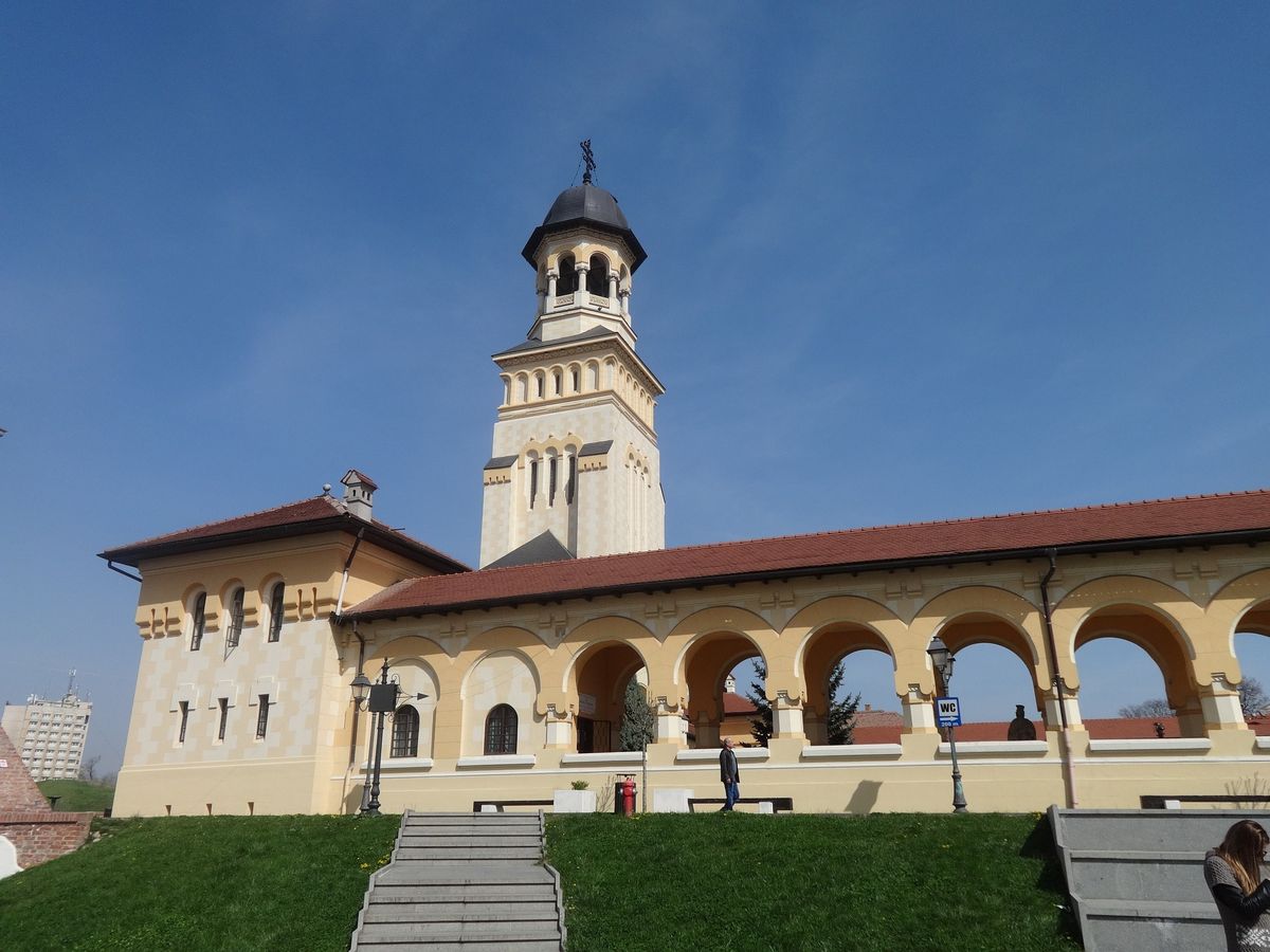 Cât costă o noapte de cazare în Alba Iulia de 1 Decembrie?