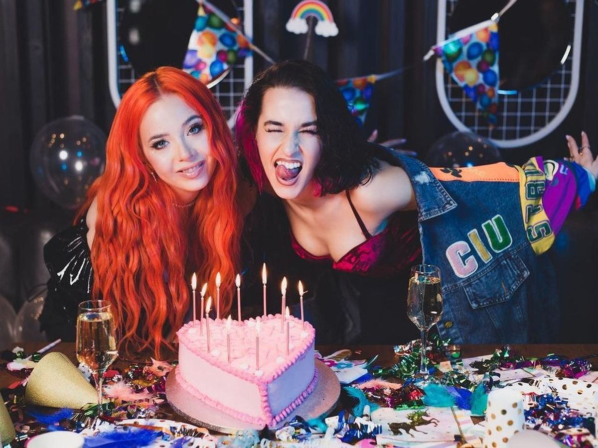 Olivia Addams x Holy Molly - Pump It Up