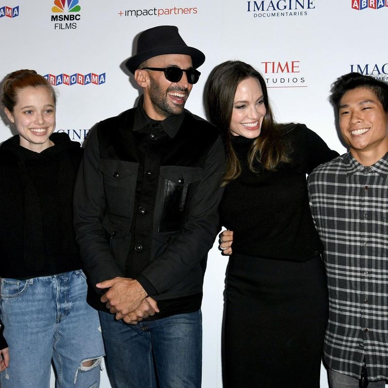 Brad Pitt are o nouă iubită! El a fost văzut în ipostaze romantice alături de fosta soție a unui alt actor celebru