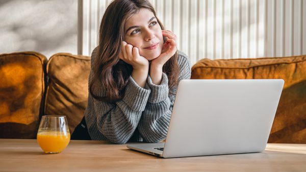 30 noiembrie 2022, zi liberă de la stat. Câți bani primesc angajații care trebuie să muncească în această zi