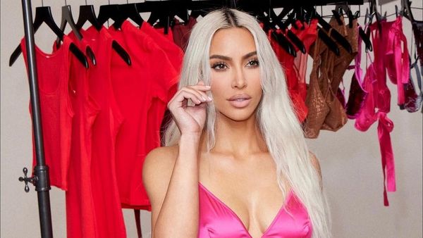 Care a fost primul job al lui Kim Kardashian? Vedeta a lucrat pentru celebrități care au făcut-o și pe ea cunoscută