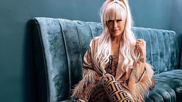 Anda Adam a fost dată în judecată de proprietara vilei în care locuia. Avocatul artistei explică riscurile la care este expusă