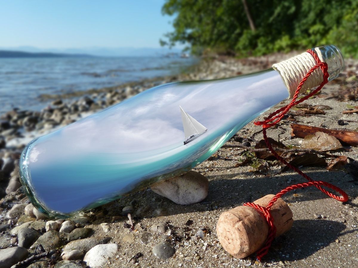 Un bărbat a găsit o sticlă care conținea un mesaj vechi de 135 de ani: „Nu-mi vine să cred”. Ce scria pe bilet