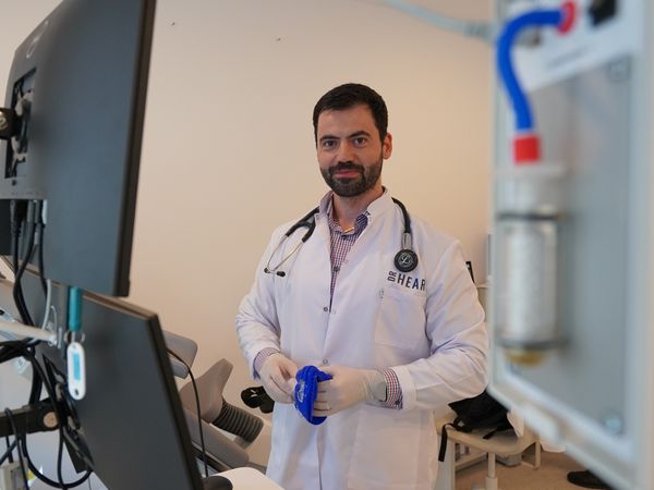 Mesajul medicului cardiolog care a refuzat o &bdquo;atenție&rdquo; din partea unui pacient: &bdquo;Sănătatea nu e un excel, nu e tuns de păr&rdquo;