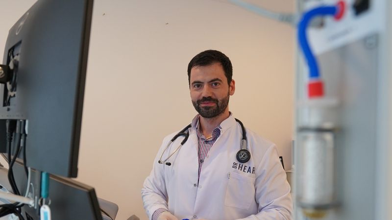 Mesajul medicului cardiolog care a refuzat o &bdquo;atenție&rdquo; din partea unui pacient: &bdquo;Sănătatea nu e un excel, nu e tuns de păr&rdquo;