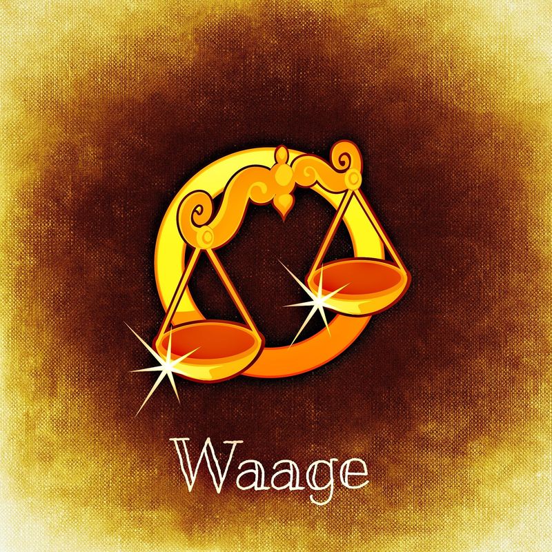 Horoscop de weekend 25-27 noiembrie 2022: Leii au nevoie de un nou început, Racii vor să facă anumite investiții 