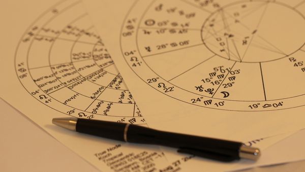 Horoscop zilnic 28 noiembrie 2022: Unele zodii au parte de multă iubire la &icirc;nceput de săptăm&acirc;nă