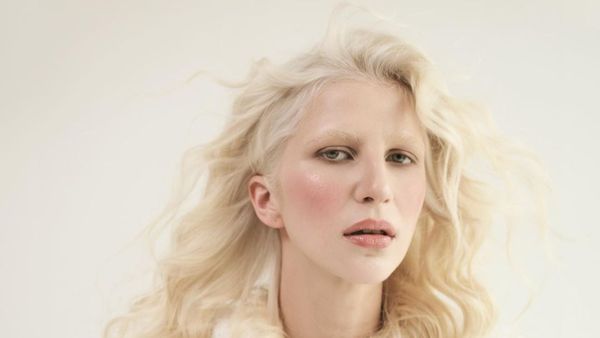 DARA a lansat piesa ”Brațele demo” (Ruleta)