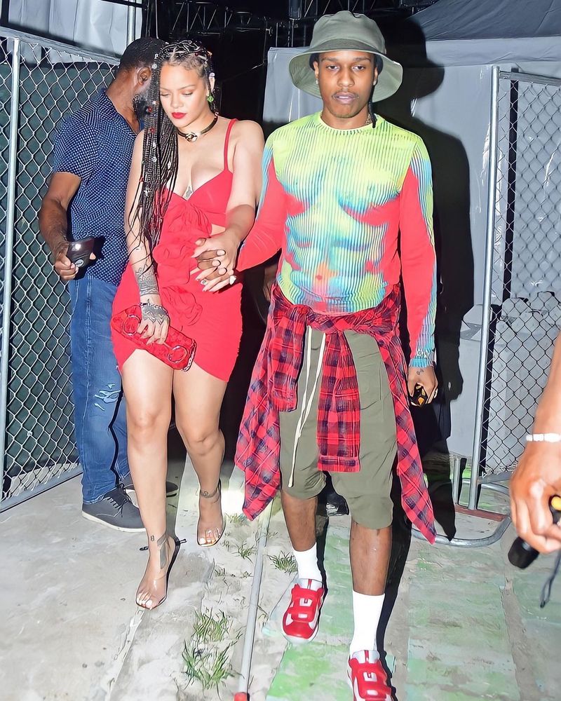 Rihanna a atras toate privirile la show-ul Reggae Imagine din Barbados, alături de A$ap Rocky