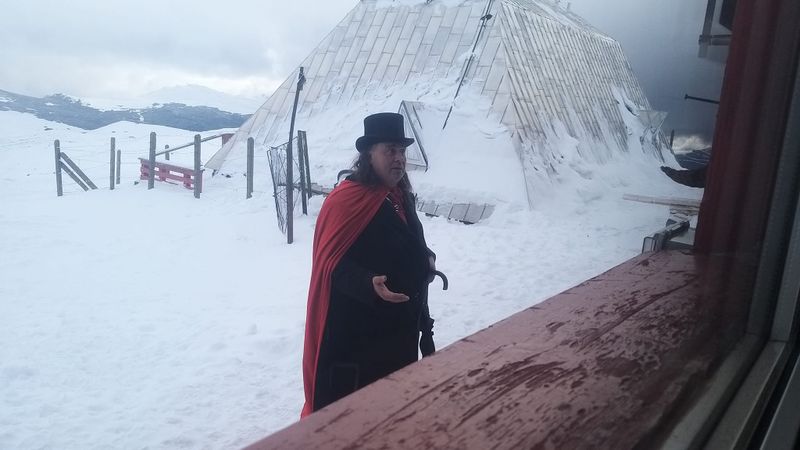 turist deghizat în Dracula