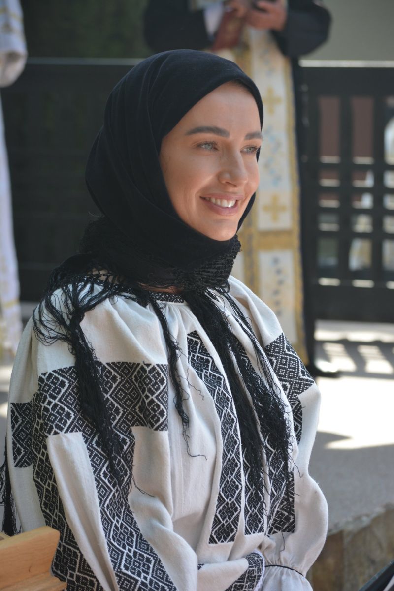 Paula Hriscu, live la Dimineața Nebună, de la petrecerea de 1 decembrie din studioul Radio Impuls