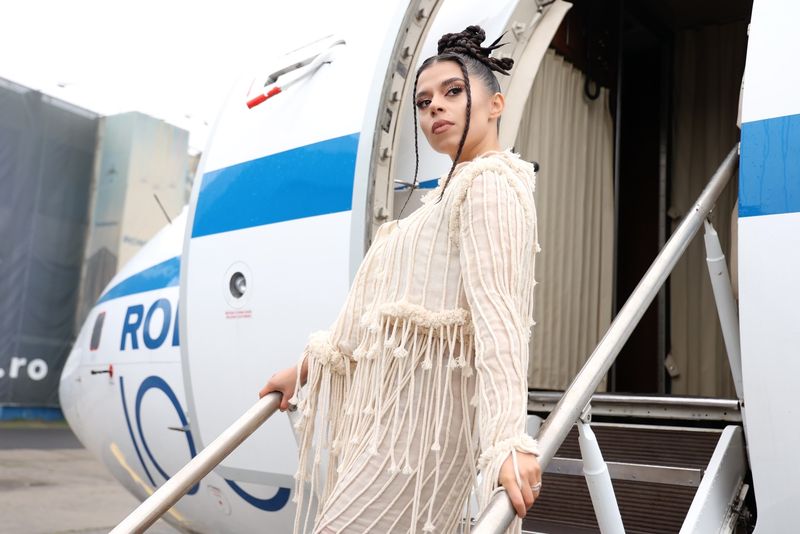 Eugenia Nicolae și PUYA lansează „Trei în lume”,