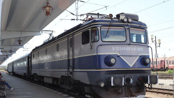 Trenuri anulate sau rute modificate pe traseul București - Moldova și invers, după ce un tren a deraiat joi