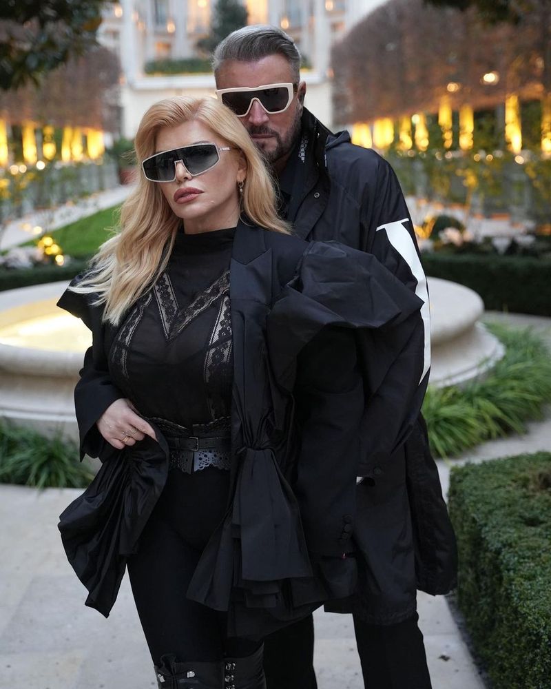 Loredana Groza l-a sărutat pasional pe Cătălin Botezatu