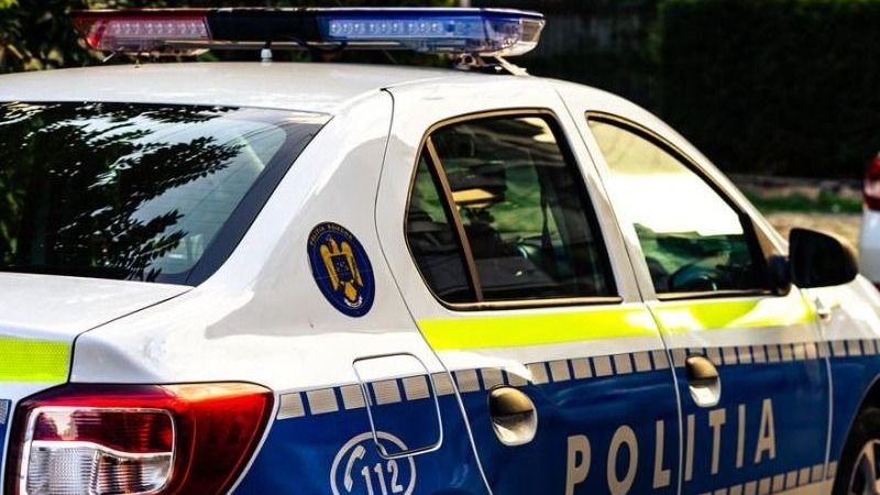 Dimineața Nebună: Un bărbat a fost prins de polițiștii locali după ce a furat o căciulă de la T&acirc;rgul de Crăciun din Timișoara - AUDIO