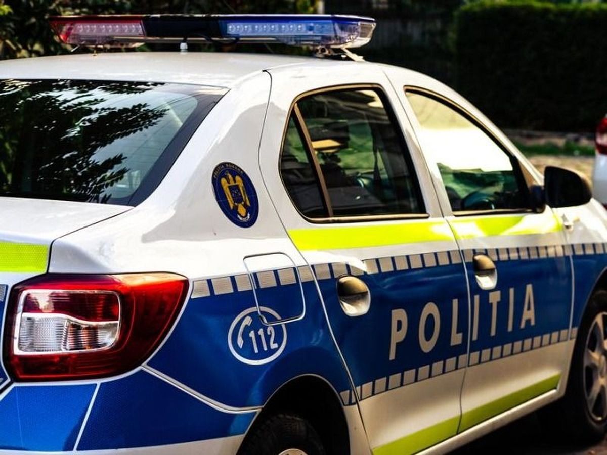 Un bărbat a fost prins de polițiștii locali după ce a furat o căciulă de la Târgul de Crăciun din Timișoara