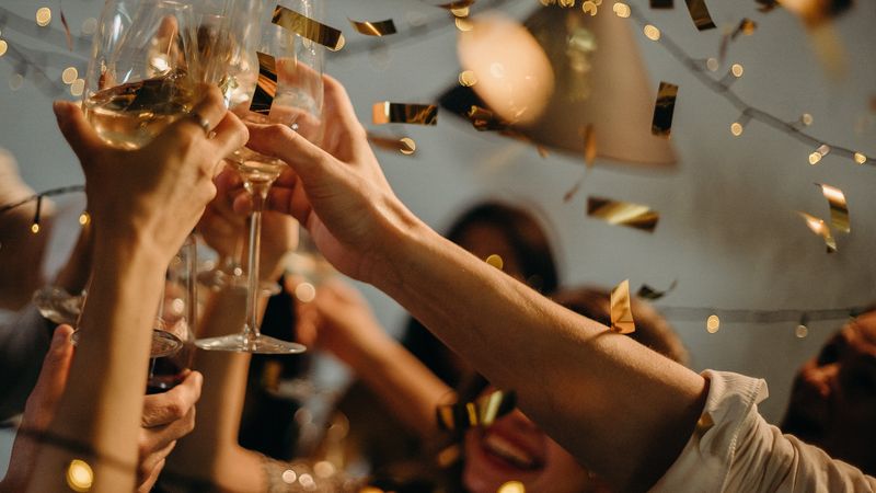 Cele mai frumoase melodii pe care sa le asculți de Revelion 2023?