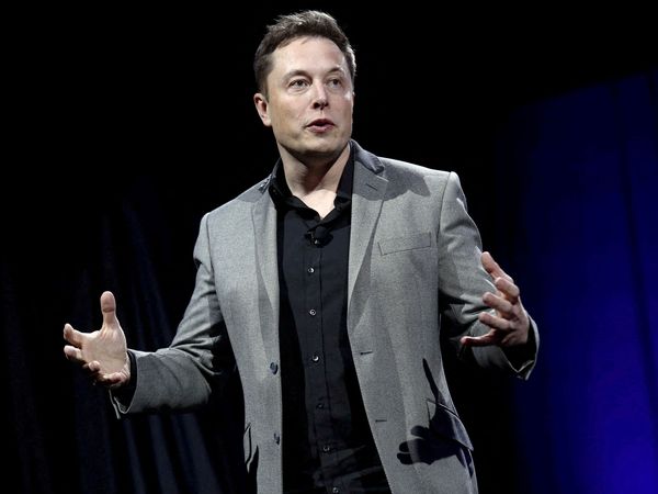 Elon Musk a pierdut titlul de cel mai bogat om din lume pentru scurt timp. Cine i-a luat locul