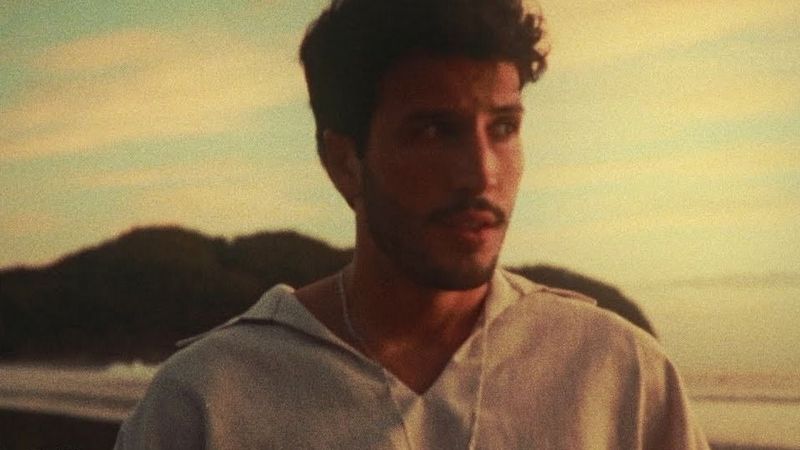 VIDEOCLIP: Sebasti&aacute;n Yatra - B&aacute;sicamente