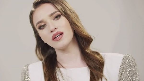 Ioana Ignat a lansat piesa ”Colinde”