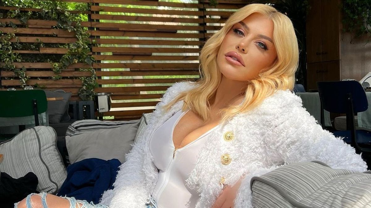 Loredana Groza, o nouă apariție incendiară pe internet. Cum s-a postat artista