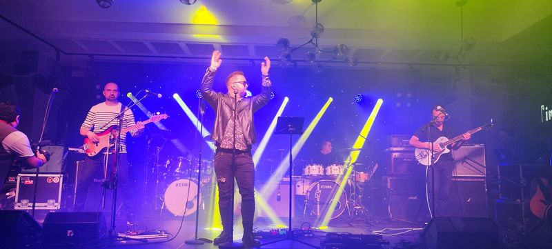 „Nebun de Alb”, piesa celebră a lui Emiric Imre, va avea un remake de la 2NormaL