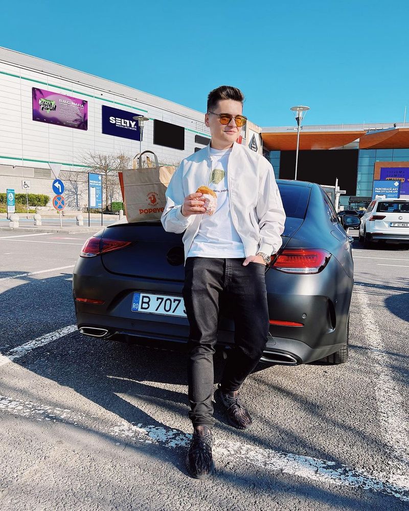 Selly a răbufnit în mediul online după ce a fost acuzat pe nedrept: „Nu există nicio dovadă”. Iată cum a reacționat vloggerul