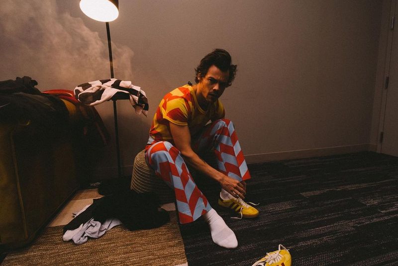 Staff-ul lui Harry Styles a fost jefuit în timpul turneului din Brazilia. Artistul ar fi fost în mașină când a avut loc tragicul eveniment 