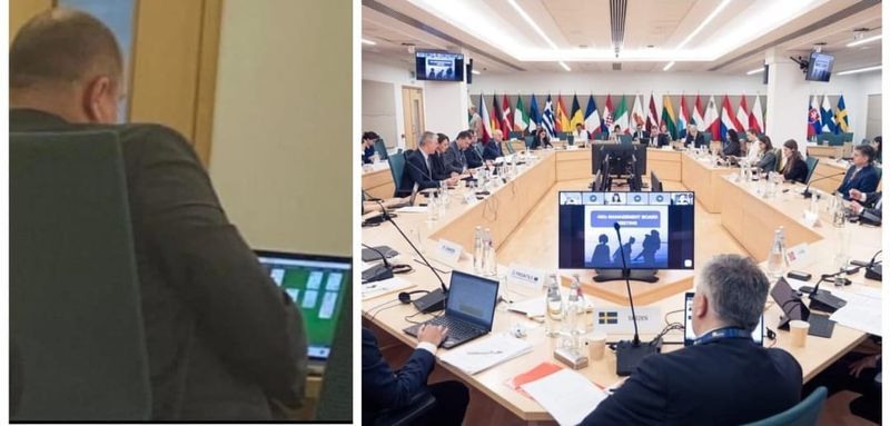 Dimineața Nebună. Șef de la Imigrări, prins că juca Solitaire în timpul unei conferințe internaționale