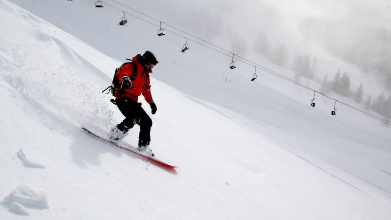 21 Decembrie 2022. Ziua mondială a snowboard-ului. Cele mai spectaculoase p&acirc;rtii din lume