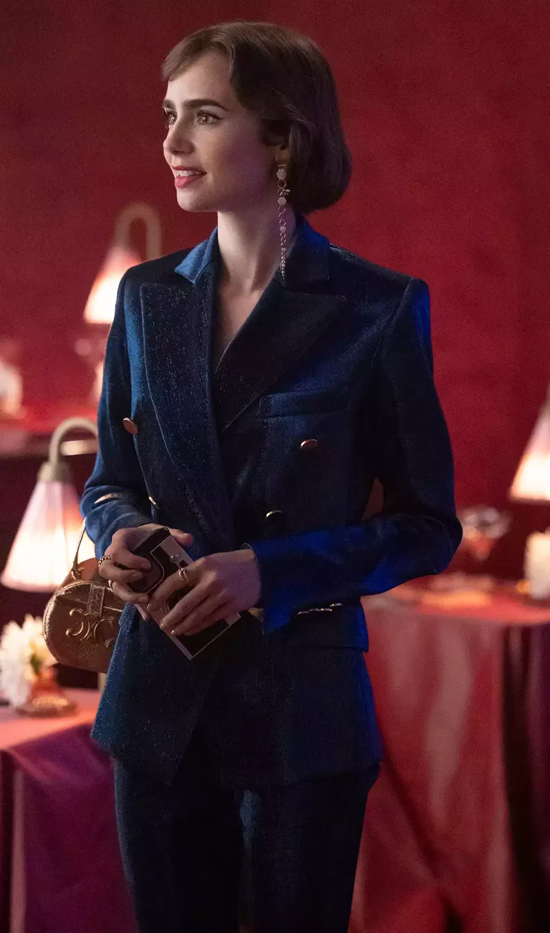 Cum arată garderoba personajelor din ”Emily în Paris”? Iată un top al celor mai spectaculoase ținute purtate de Lily Collins