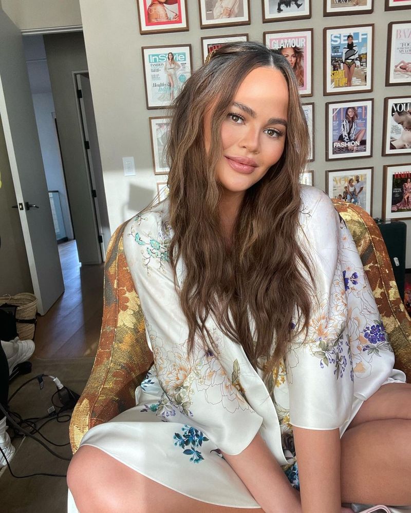 Sătulă de critici, Chrissy Teigen a transmis un mesaj dur urmăritorilor săi: „Mereu aud: este însărcinată tot timpul”