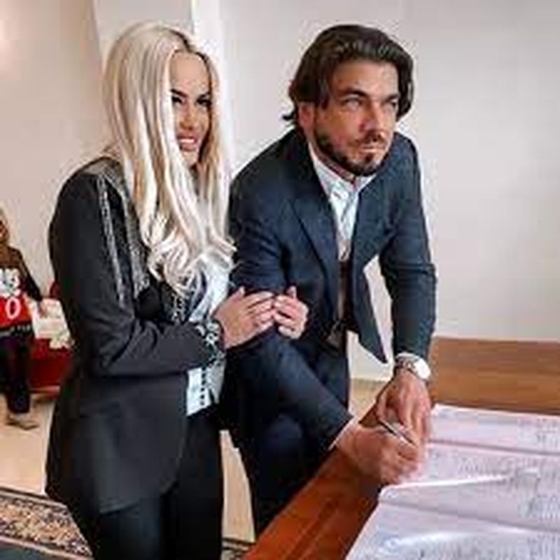 Anda Adam şi Yosif Eudor s-au căsătorit! Primele imagini de la cununia civilă: „Cel mai frumos cadou de Crăciun”