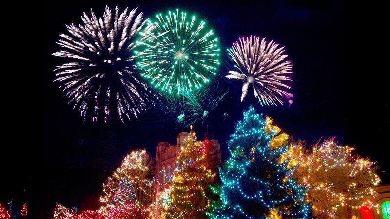 Artificii Revelion 2023: Unde vei putea vedea cele mai spectaculoase focuri de artificii de Anul Nou