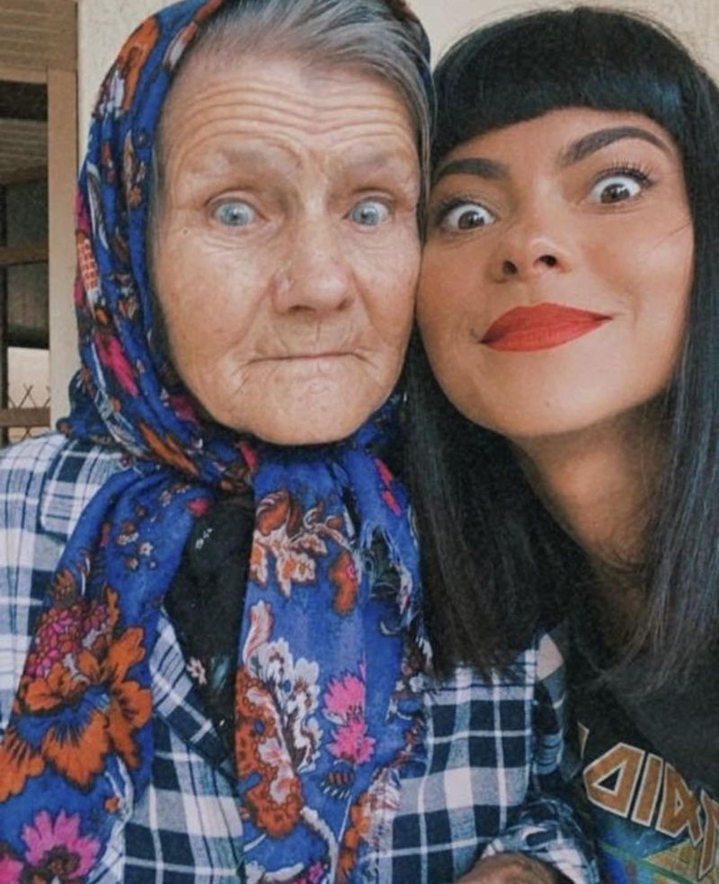  Sfârșit de an greu pentru Inna! Bunica artistei a încetat din viață