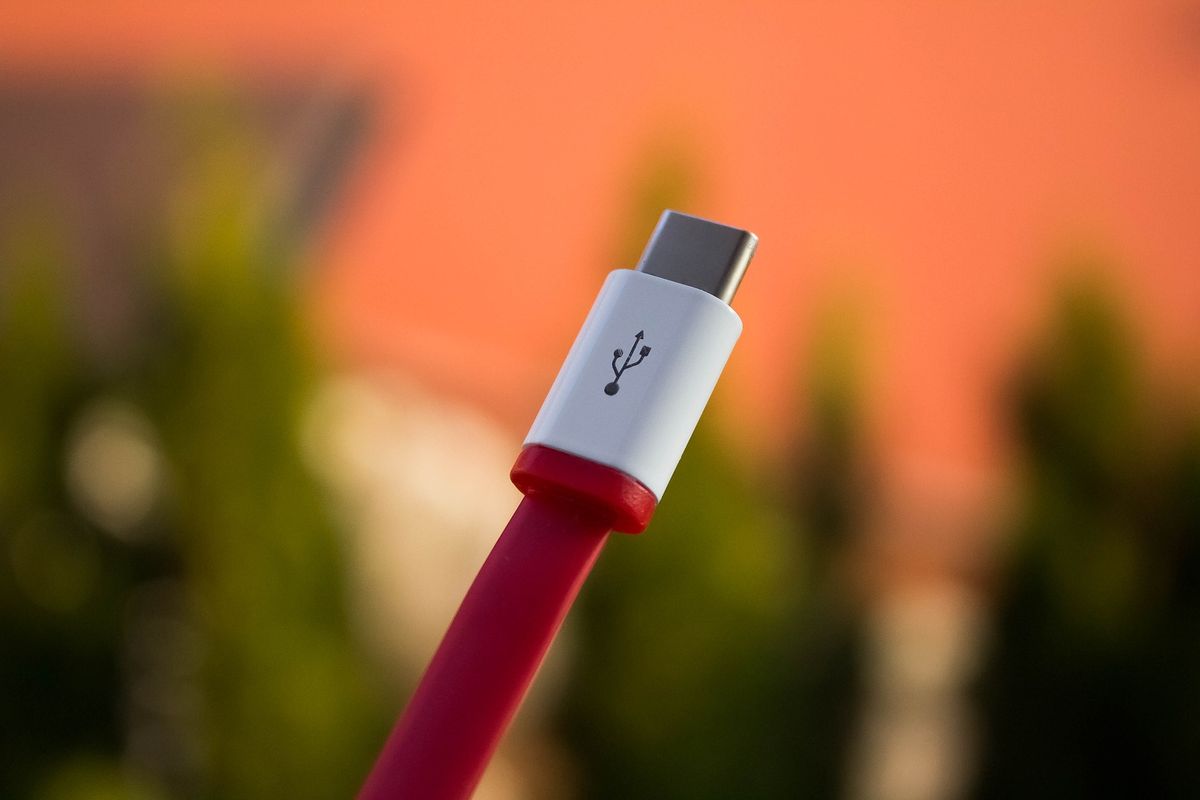 Legea privind încărcătorul unic USB-C intră în vigoare