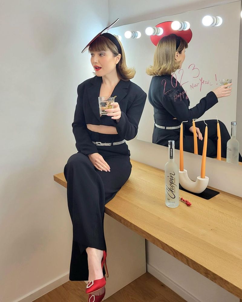 Alexandra Ungureanu, mai sincer ca niciodată! Vedeta a dezvăluit ce planuri are în 2023: „Cumva trebuie să continui ce am început să fac de doi ani încoace”