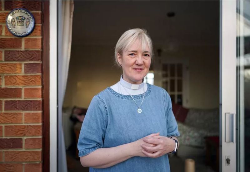 Povestea inedită a călugărilor care s-au îndrăgostit și s-au căsătorit: „Nu știa nimic despre mine cu adevărat”