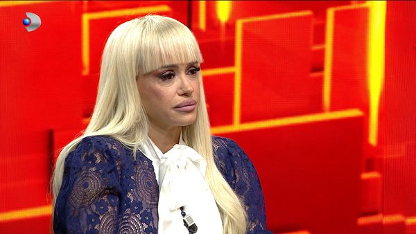 Anda Adam a recunoscut la "40 de &icirc;ntrebări cu Denise Rifai" că a fost părăsită de Victor Slav. De ce s-au despărțit, de fapt, cei doi: "Un adevăr iese &icirc;ntotdeauna la iveală!"