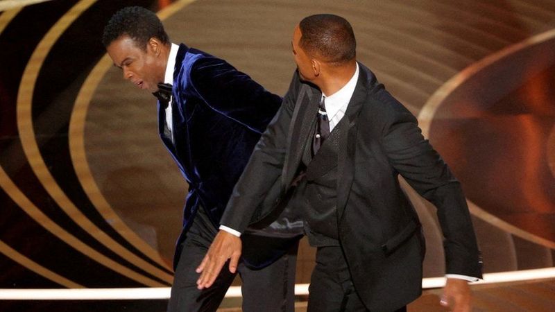 Will Smith l-a lovit pe Chris Rock