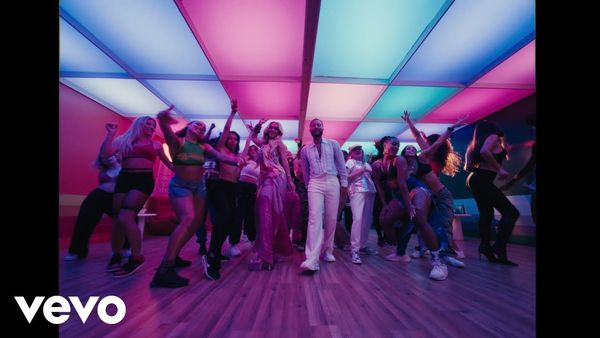 JOHN LEGEND FEAT SAWEETIE - All She Wanna Do