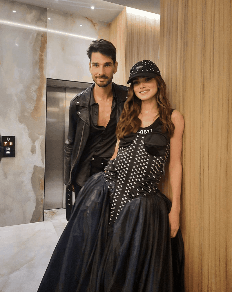 Cum a prins-o Anghel Damian pe Theo Rose citind din cartea lui Prințul Harry