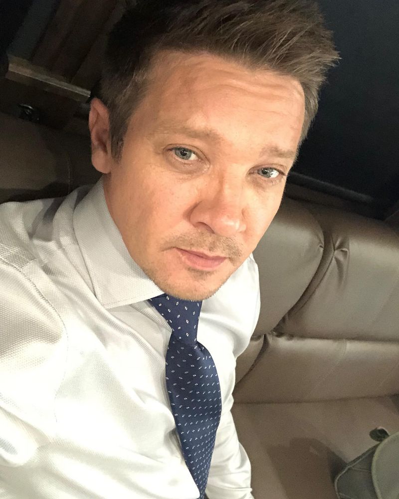 Jeremy Renner a fost externat