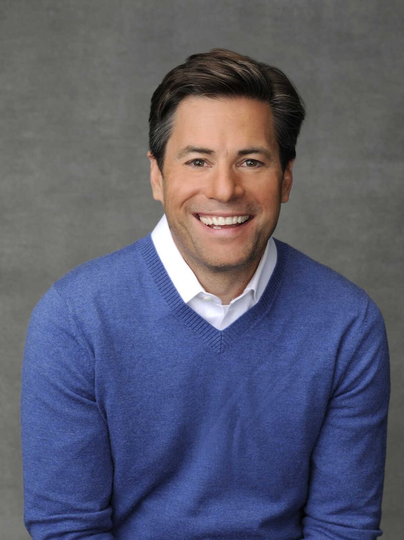 Cine este, de fapt, autorul cărții Prințului Harry, 