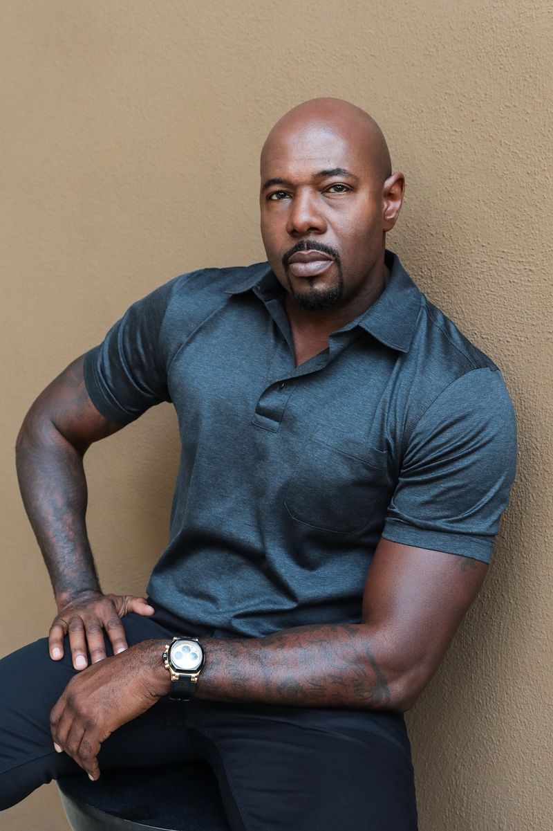Antoine Fuqua, care a semnat trilogia ”Equalizer”, va regiza un film biografic despre Michael Jackson.
