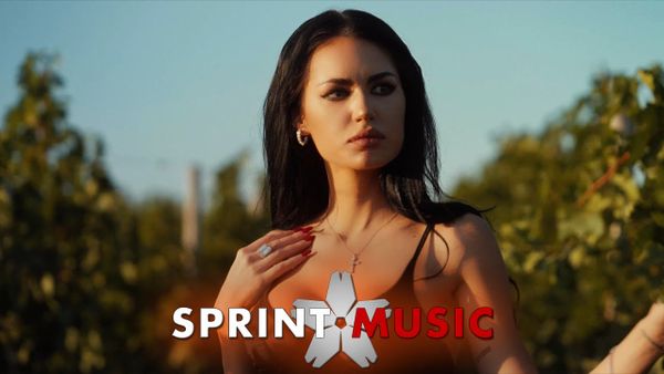 ARANDO MARQUEZ FEAT TAVI COLEN - Parfum De Femeie